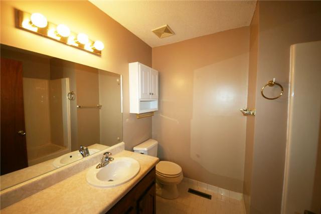 3458 Leanna Road Murfreesboro, TN 37129 - Photo 10 of 20 ANOTHER NICE FULL TILE BATHROOM - LOTS OF ROOM - 3458 LEANNA ROAD, MURFREESBORO, TN 37219