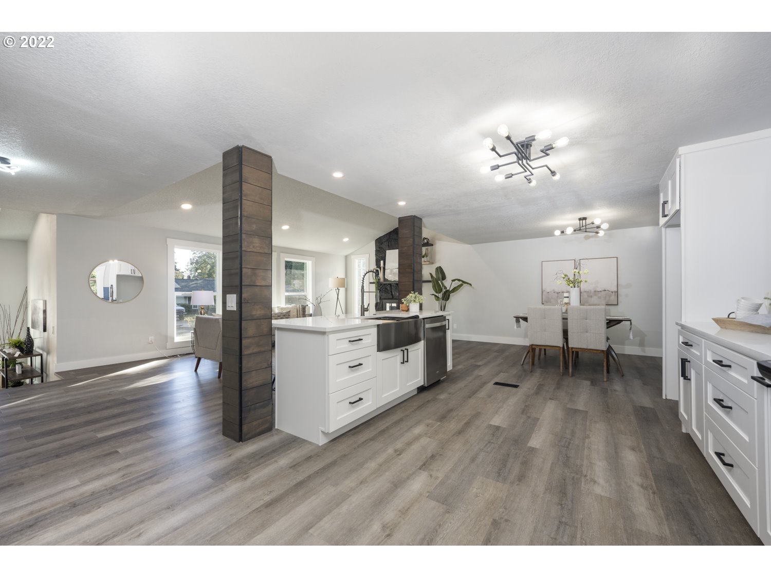 8983 Southwest Arapaho Road Tualatin, OR 97062 - Photo 12 of 31 Gallery Image 12