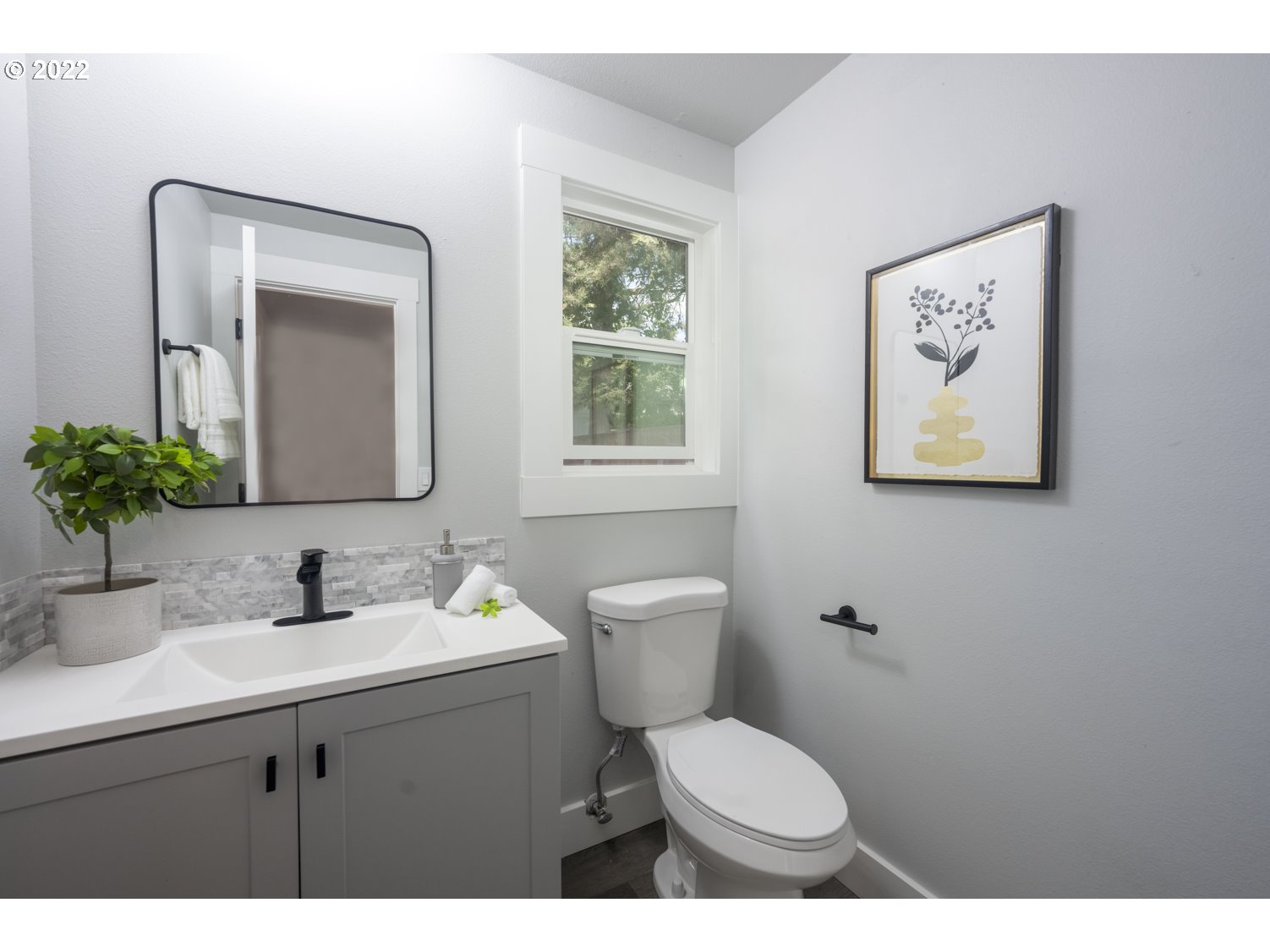 8983 Southwest Arapaho Road Tualatin, OR 97062 - Photo 17 of 31 Gallery Image 17