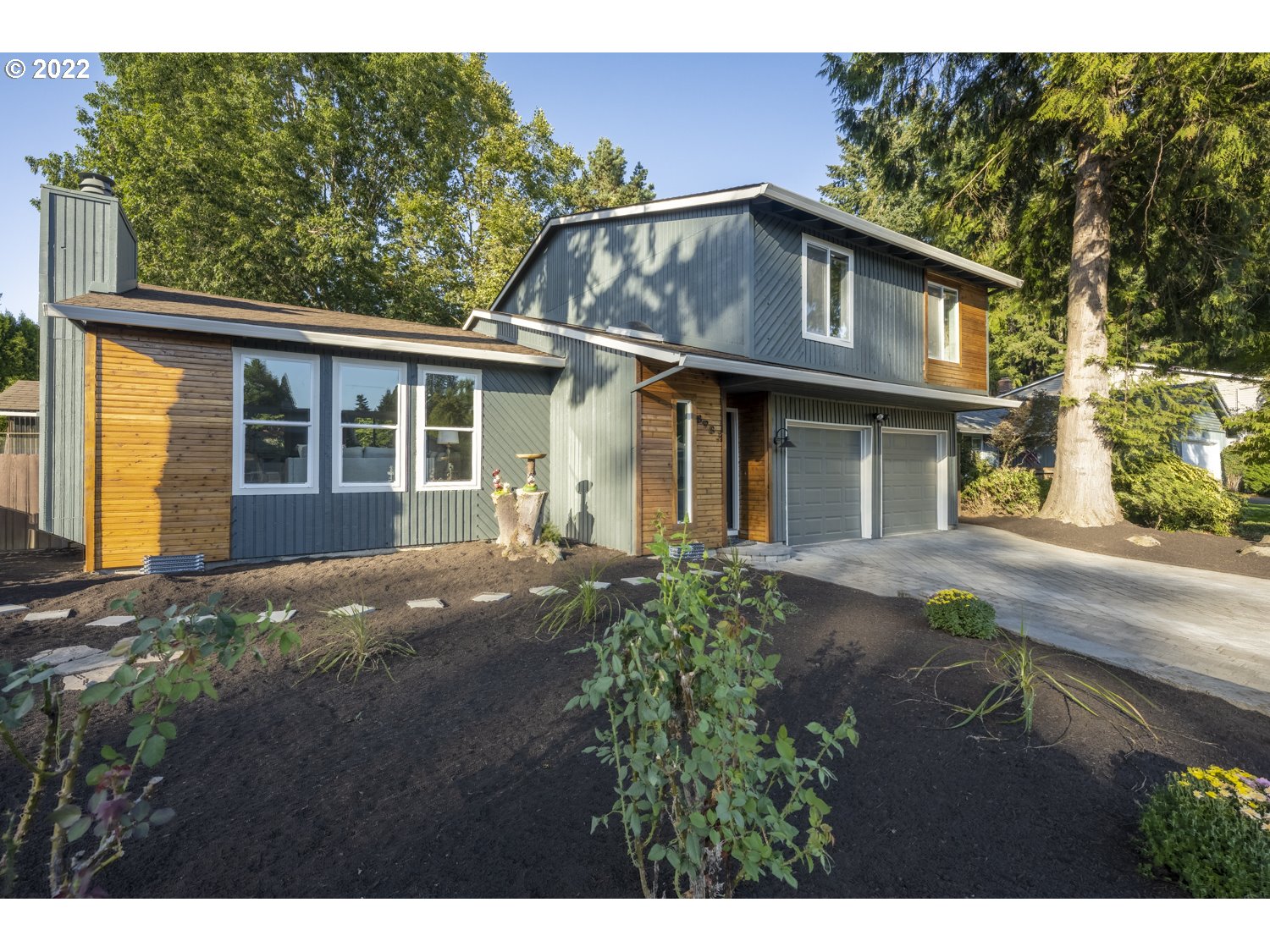 8983 Southwest Arapaho Road Tualatin, OR 97062 - Photo 2 of 31 Gallery Image 2