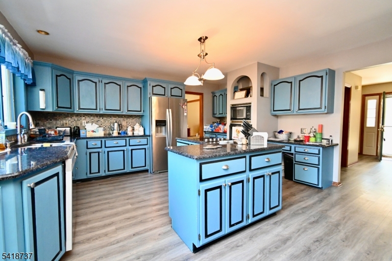 189 School House Road Oak Ridge, NJ 07438 - Photo 7 of 29 a kitchen with lots of counter top space