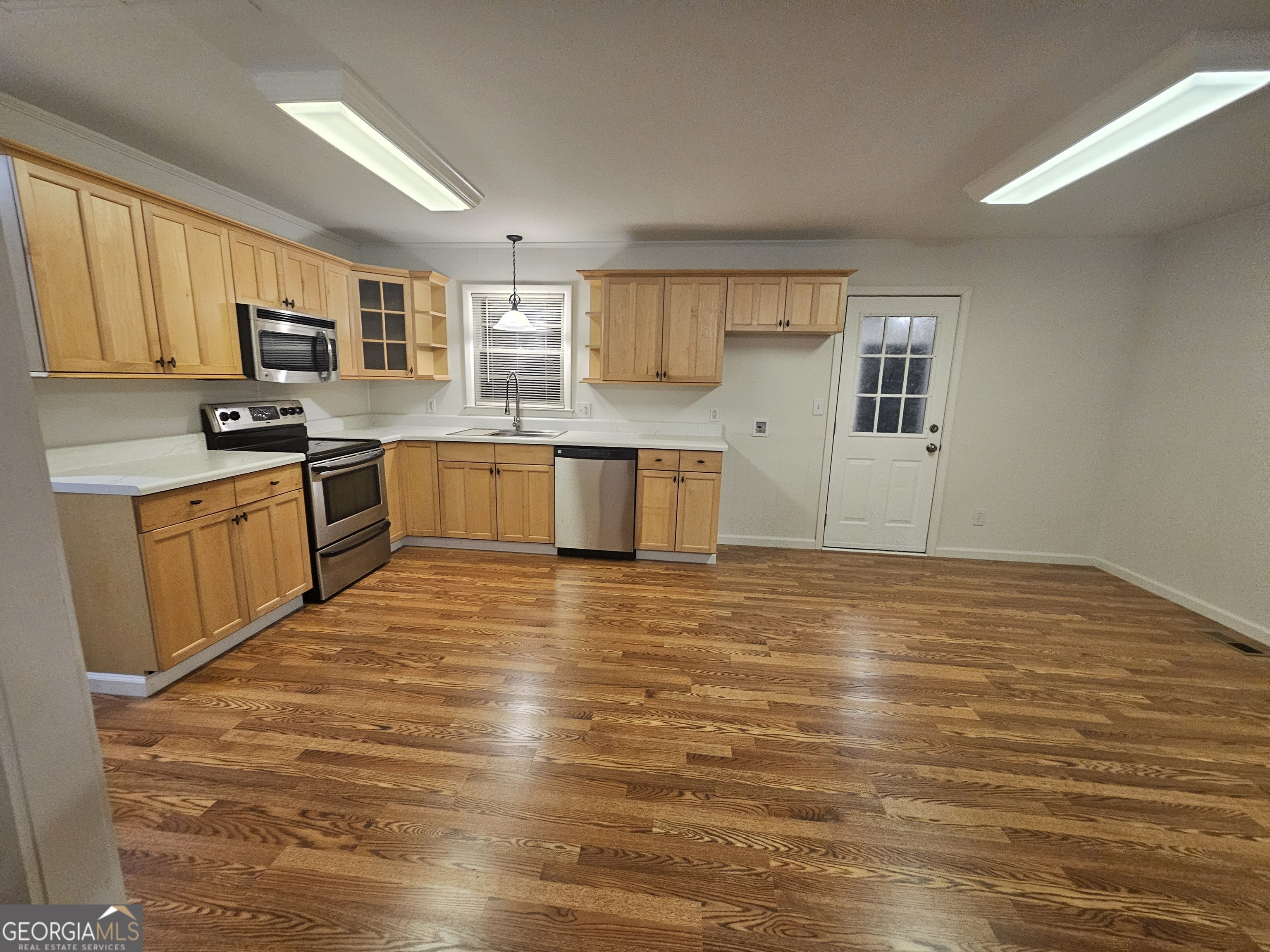 162 Orchard Circle Commerce, GA 30529 - Photo 3 of 53