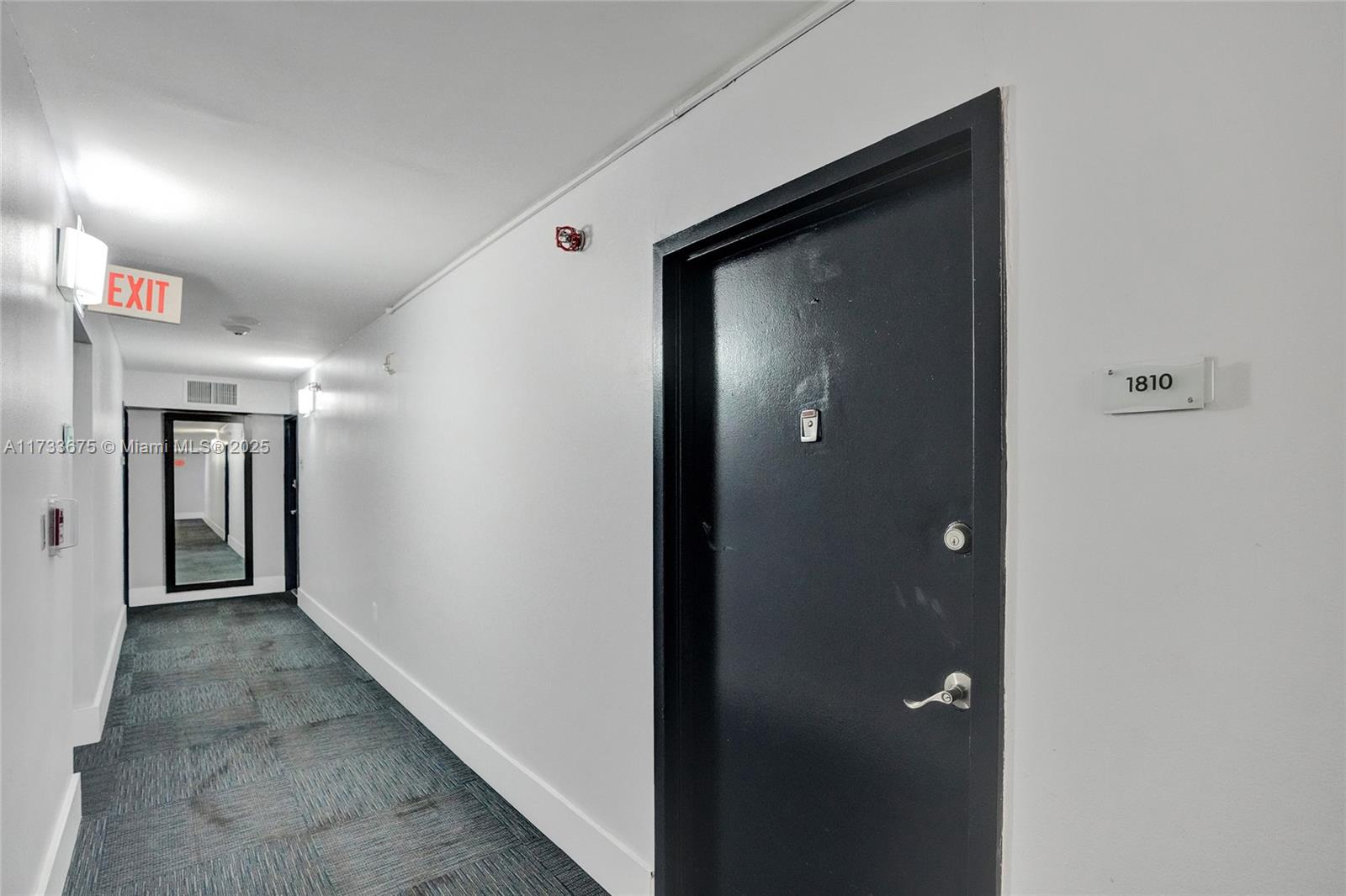 850 North Miami Avenue, Unit W1810 Miami, FL 33136 - Photo 20 of 31 a view of hallway