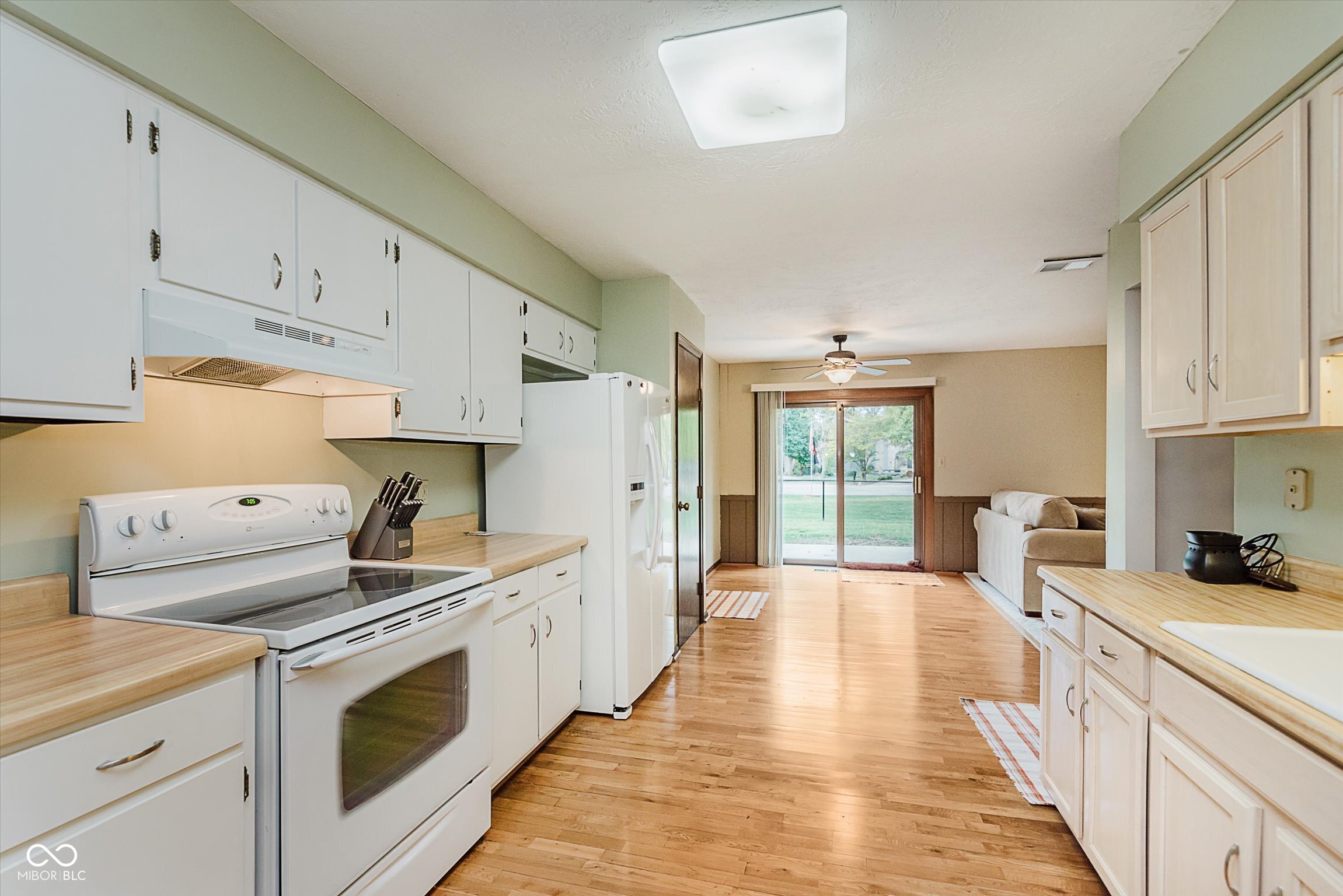 2404 Postmaster Lane Greenfield, IN 46140 - Photo 5 of 29