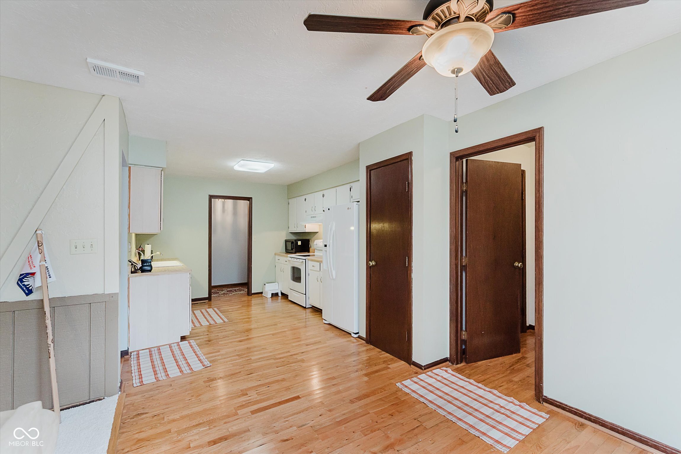 2404 Postmaster Lane Greenfield, IN 46140 - Photo 9 of 29