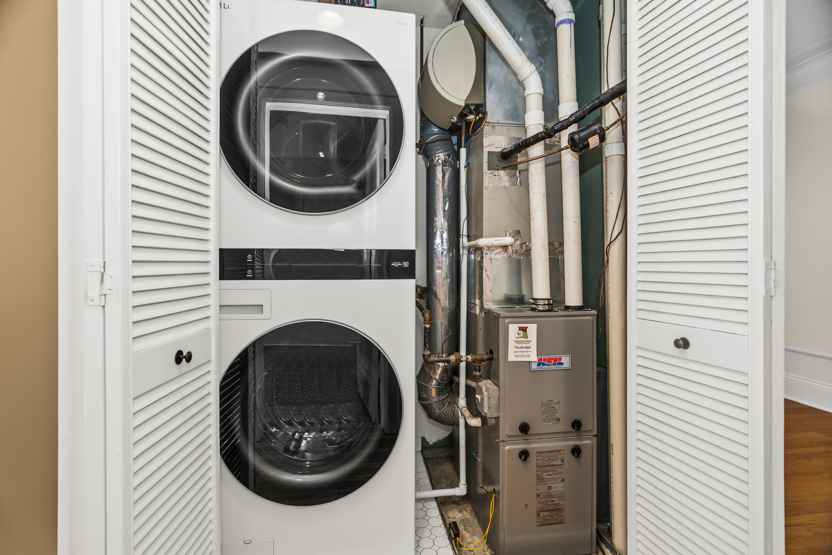 240 Lee Street, Unit 3 Evanston, IL 60202 - Photo 18 of 23 a utility room with dryer and washer