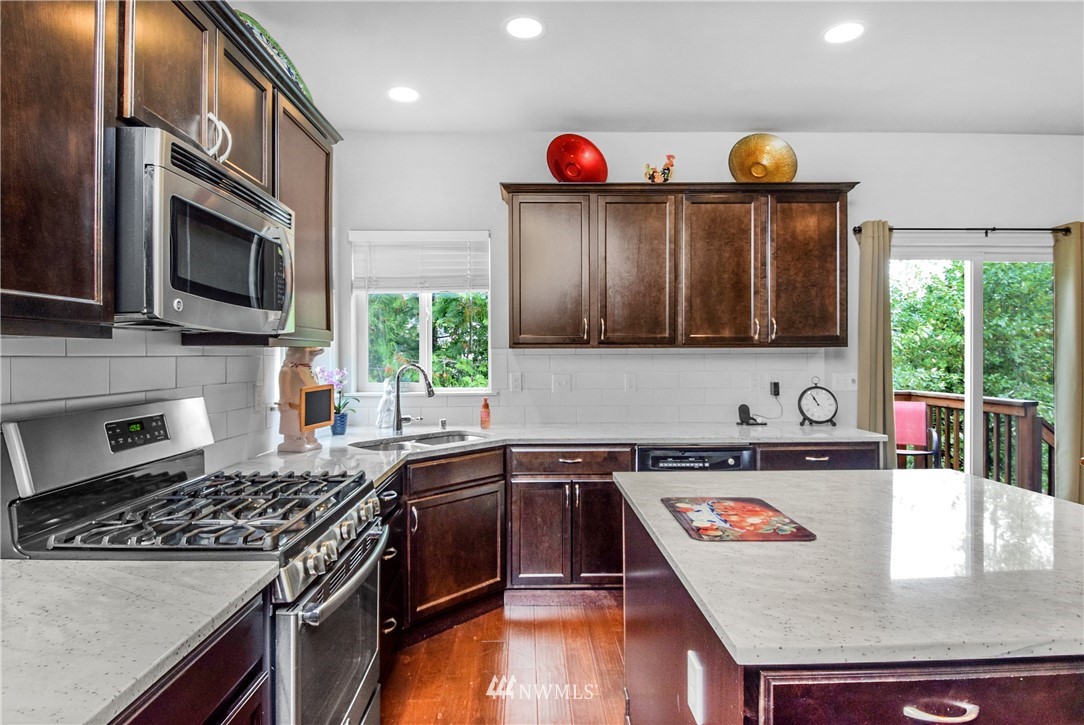 33 159th Street Southeast Bothell, WA 98012 - Photo 7 of 31