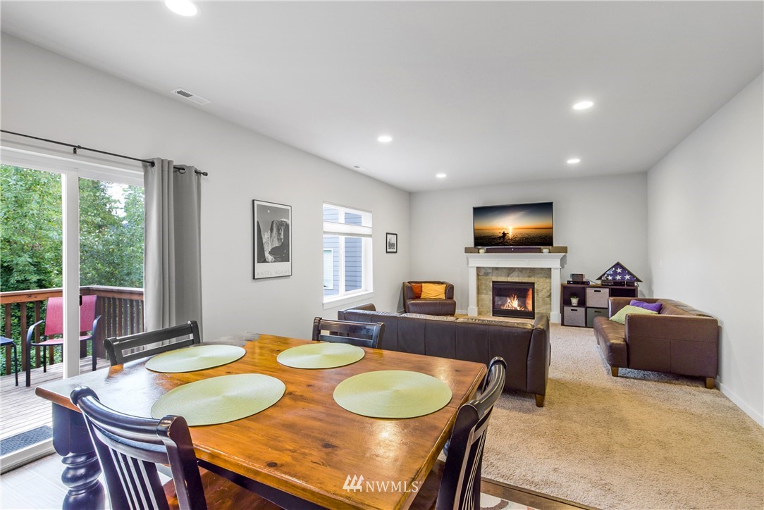 33 159th Street Southeast Bothell, WA 98012 - Photo 8 of 31