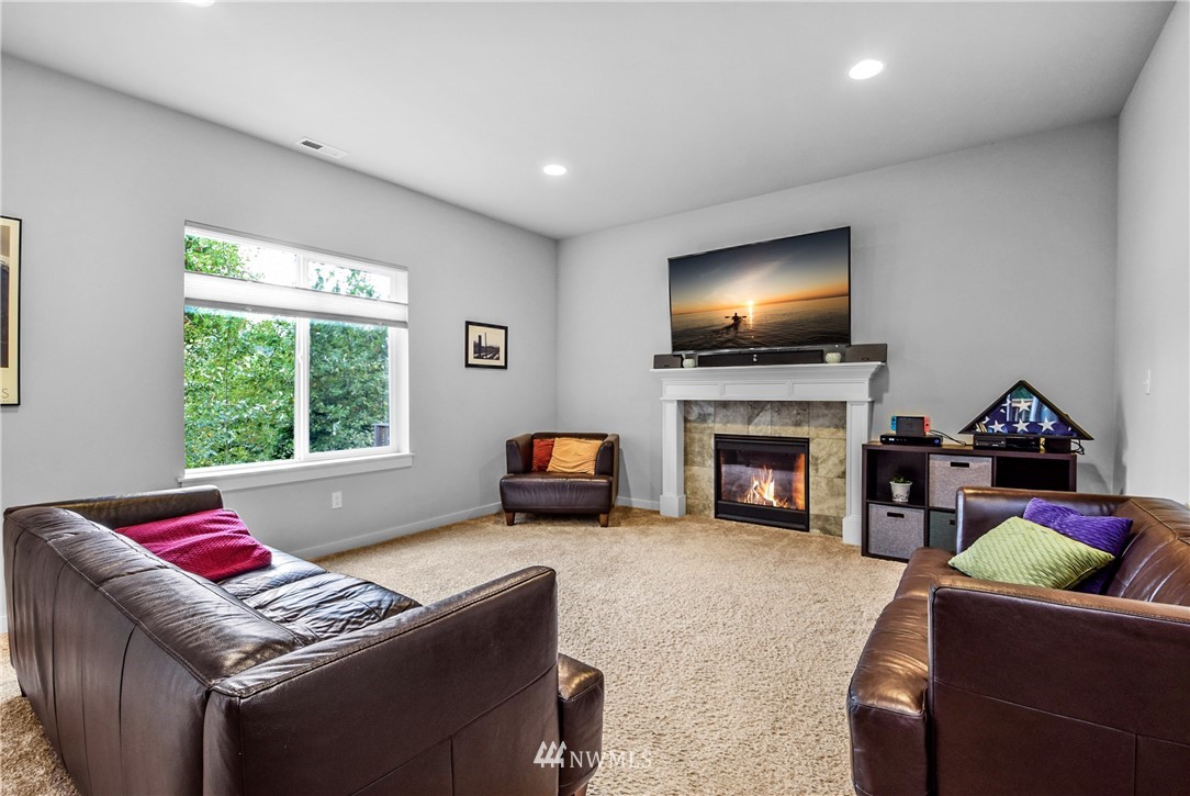 33 159th Street Southeast Bothell, WA 98012 - Photo 10 of 31