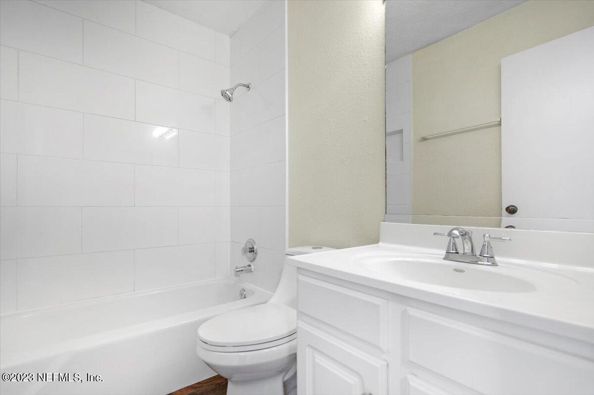 4915 Baymeadows Road, Unit 13D Jacksonville, FL 32217 - Photo 15 of 46 19-4915 Baymeadows Rd (19)