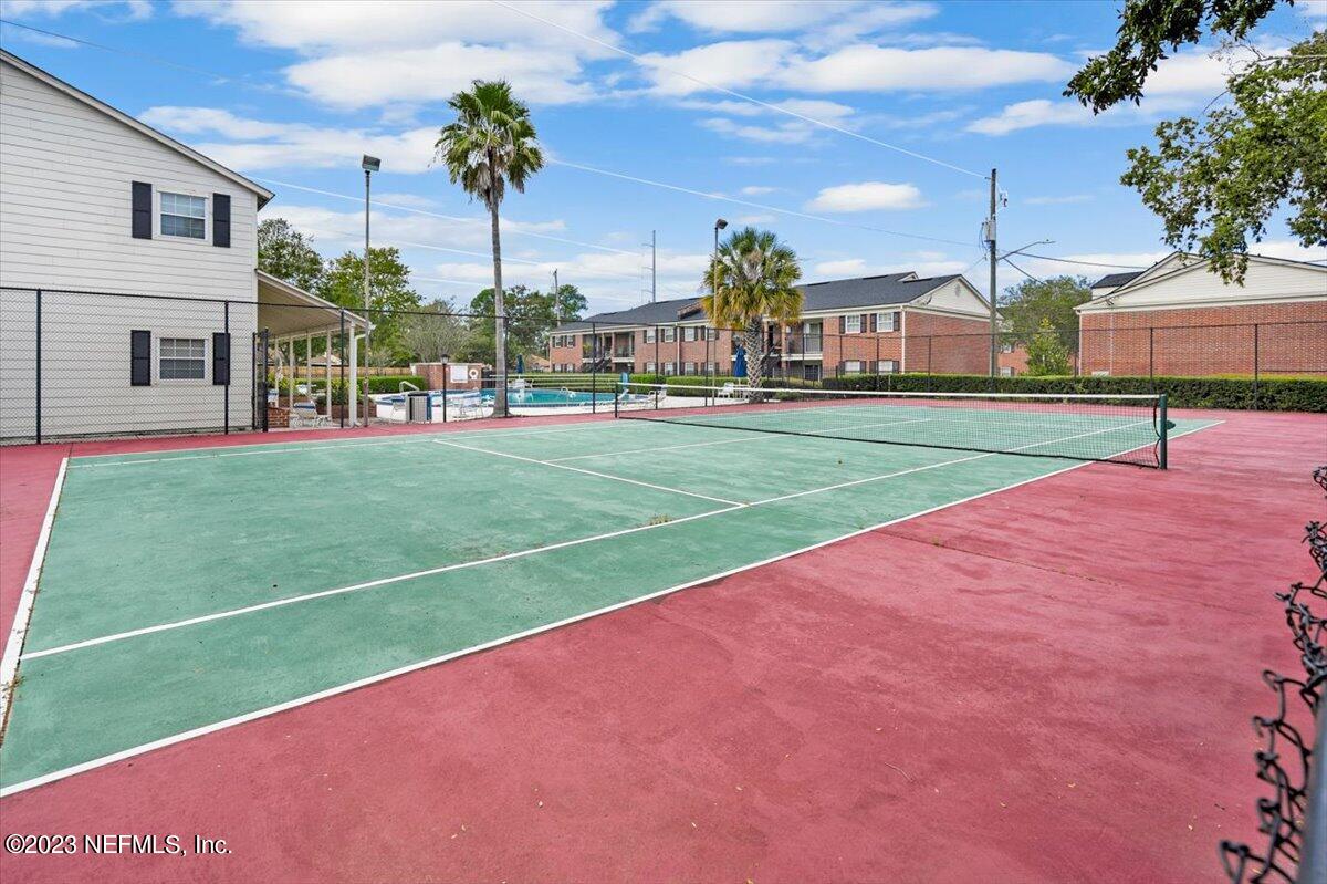 4915 Baymeadows Road, Unit 13D Jacksonville, FL 32217 - Photo 40 of 46 02-The Boxwood at Baymeadows Amenity (2)