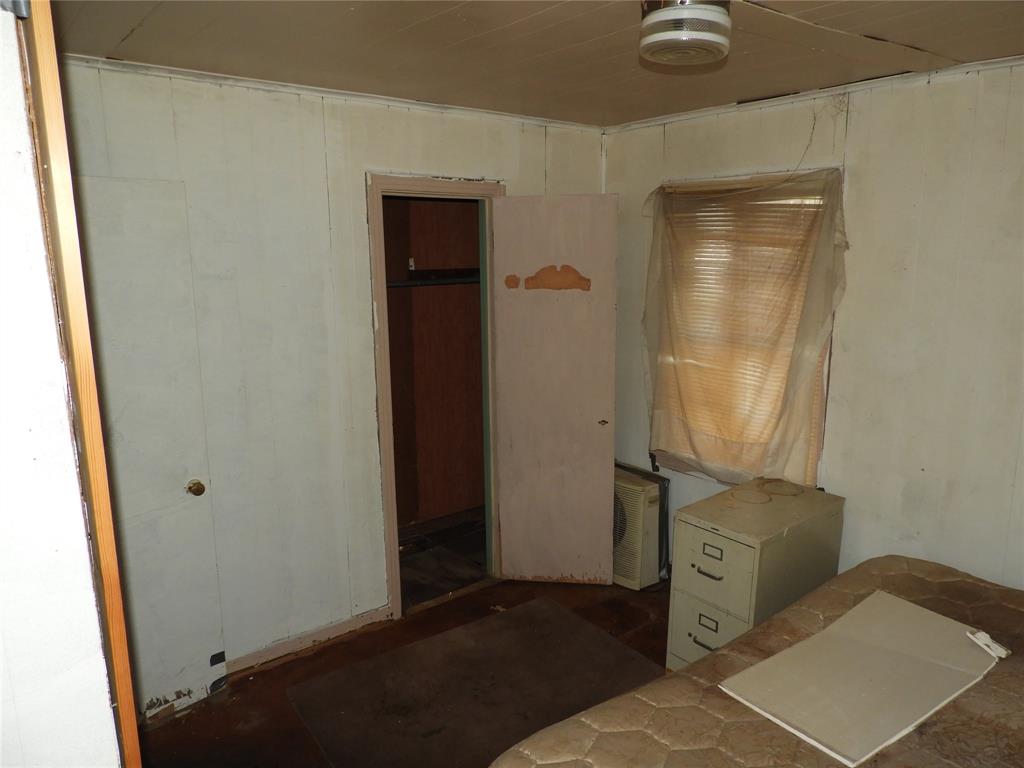 208 Reeves Street Winters, TX 79567 - Photo 11 of 14