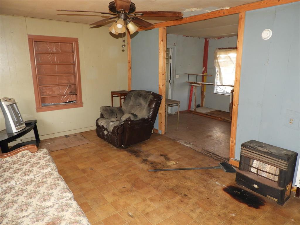 208 Reeves Street Winters, TX 79567 - Photo 14 of 14 a living room with furniture
