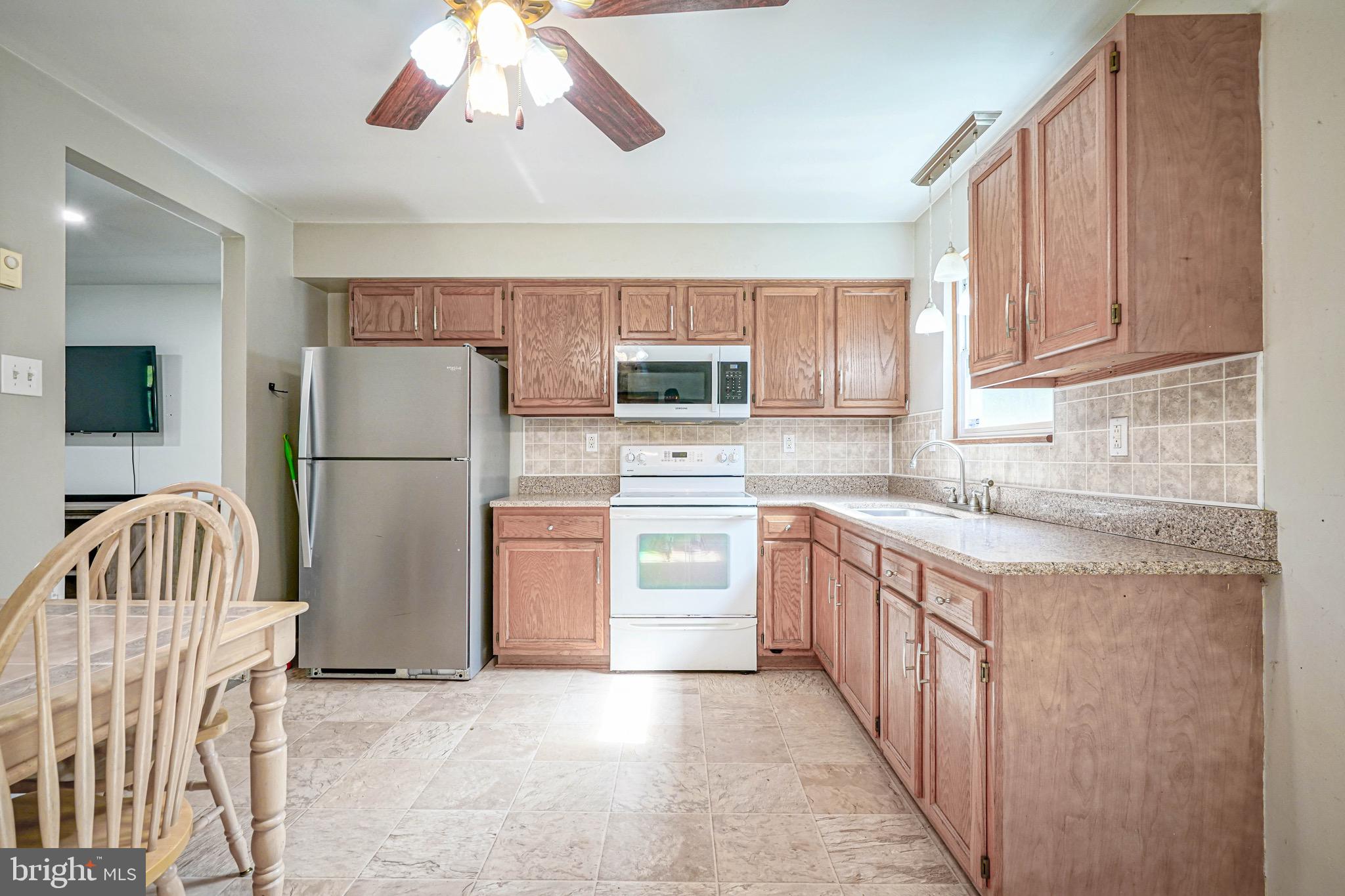 226 Vineyard Road Atco, NJ 08004 - Photo 5 of 24