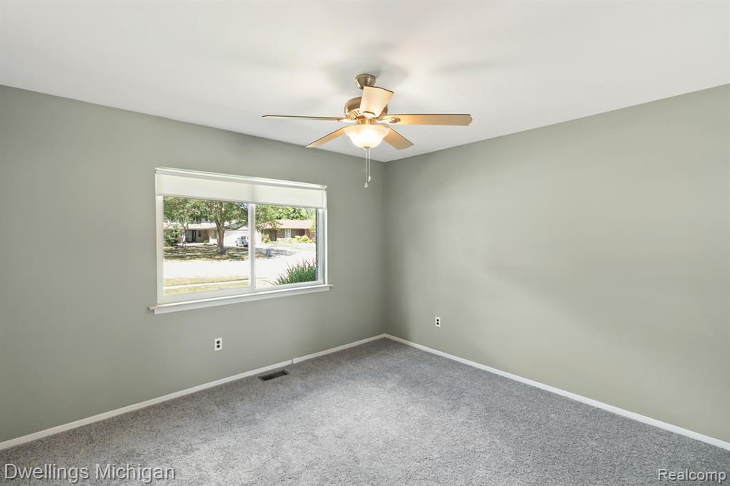 43833 Hanford Road Canton, MI 48187 - Photo 3 of 33