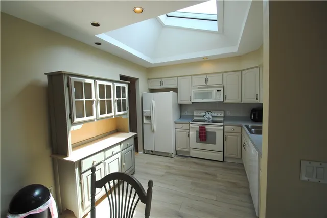 $265,000 | 1247 Middle Road, Henrietta, NY 14543