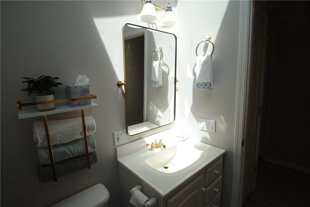 1247 Middle Road Henrietta, NY 14543 - Photo 21 of 35