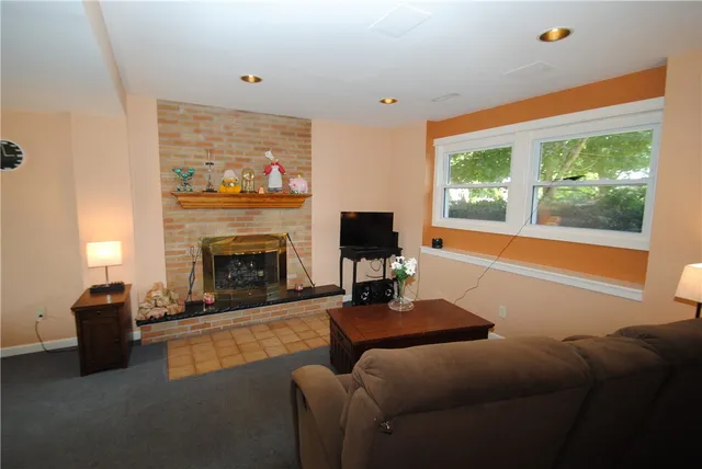 $265,000 | 1247 Middle Road, Henrietta, NY 14543