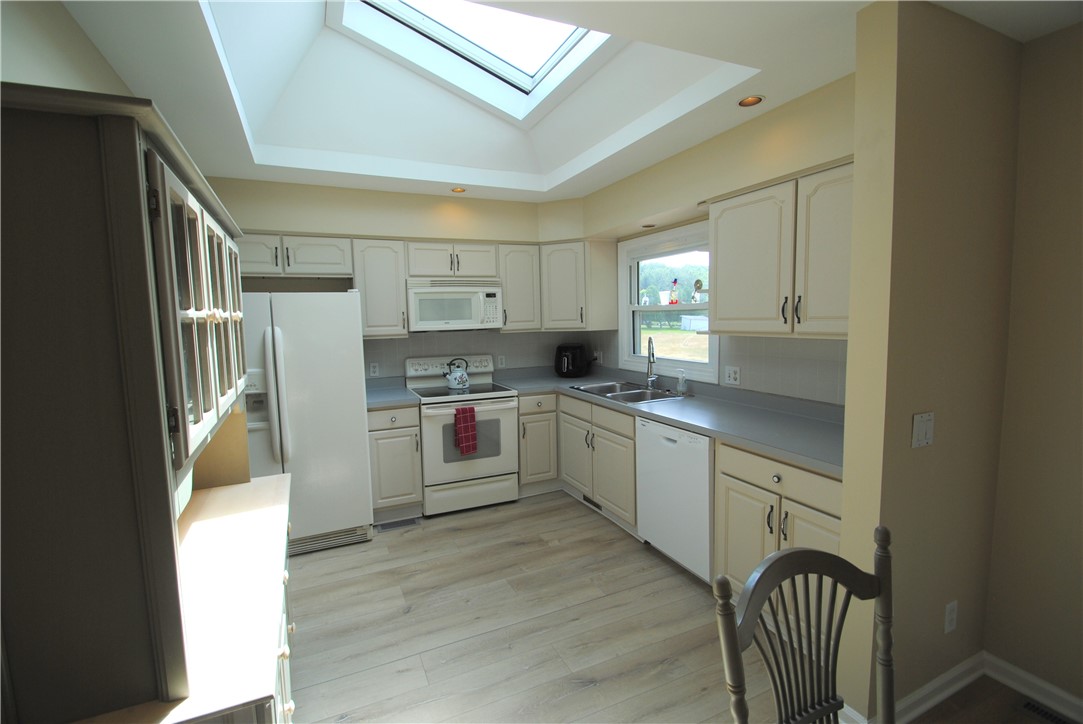 1247 Middle Road Henrietta, NY 14543 - Photo 25 of 35