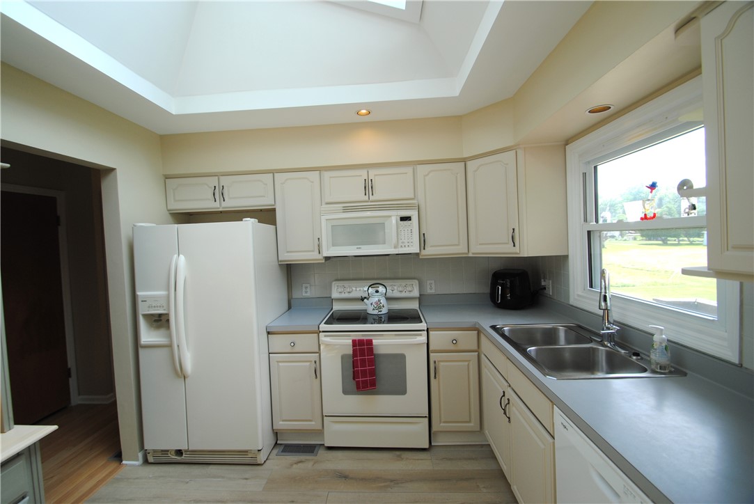 1247 Middle Road Henrietta, NY 14543 - Photo 26 of 35