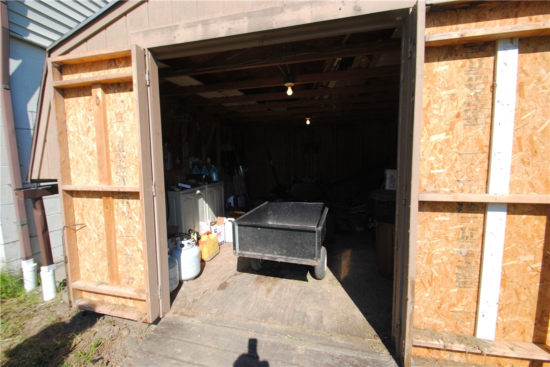 1247 Middle Road Henrietta, NY 14543 - Photo 32 of 35