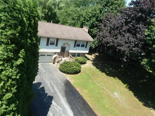 $265,000 | 1247 Middle Road, Henrietta, NY 14543