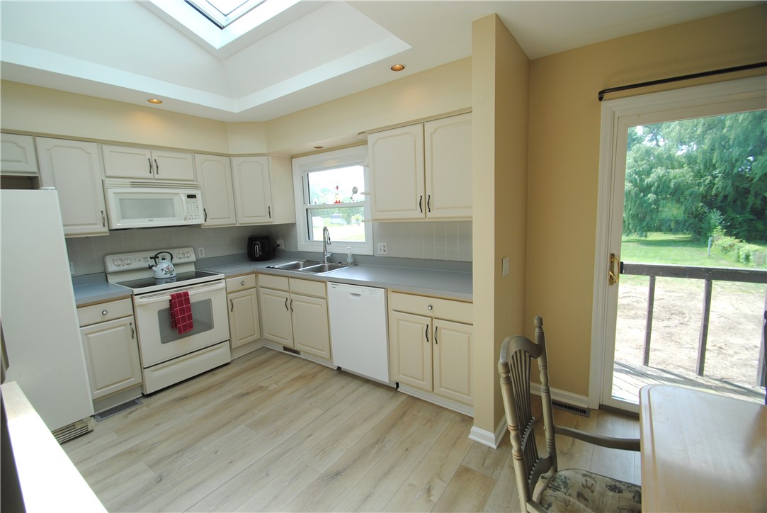 1247 Middle Road Henrietta, NY 14543 - Photo 8 of 35