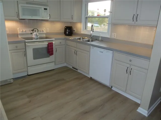 $265,000 | 1247 Middle Road, Henrietta, NY 14543