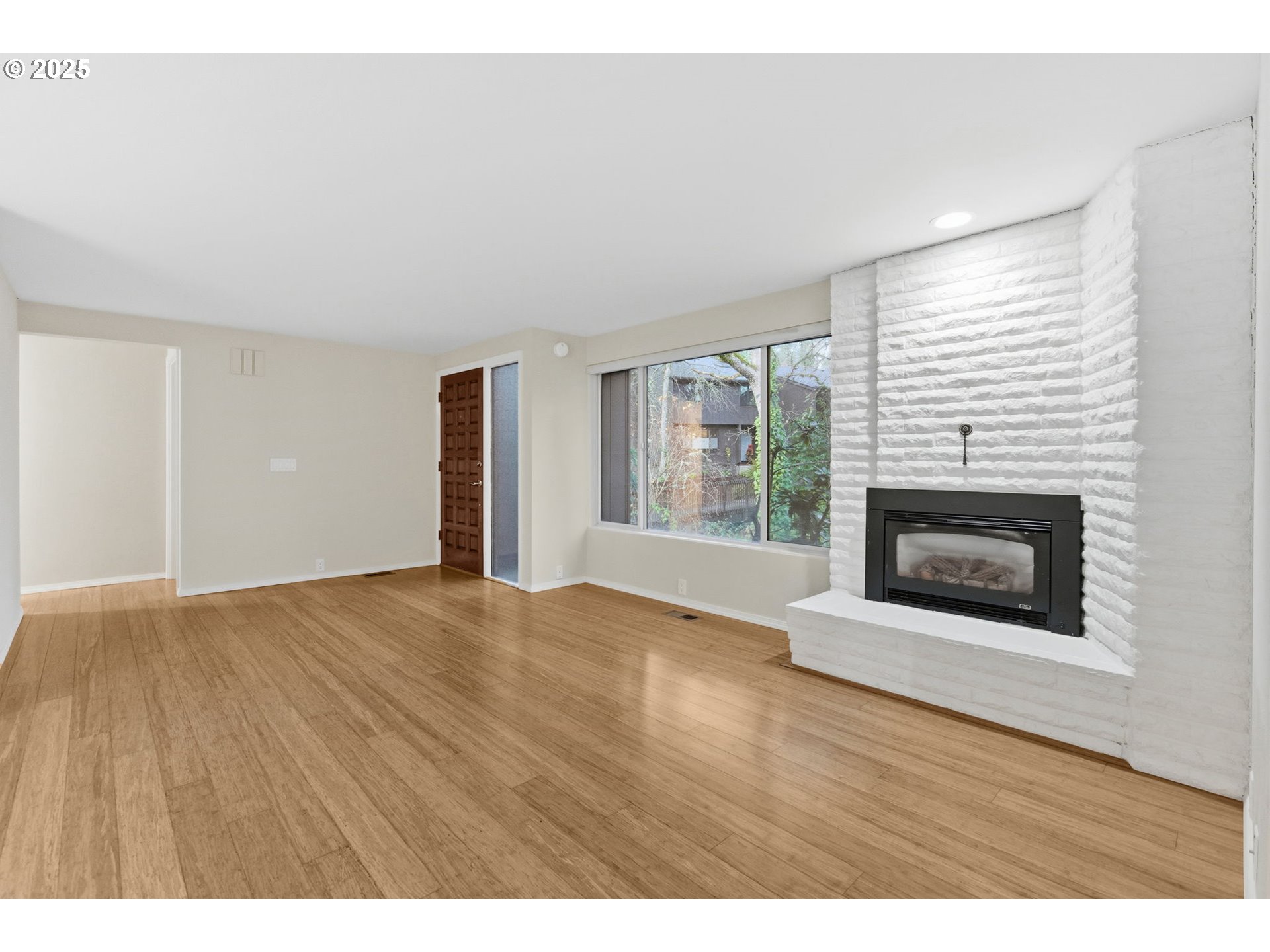 17 Westbrook Way Eugene, OR 97405 - Photo 4 of 26