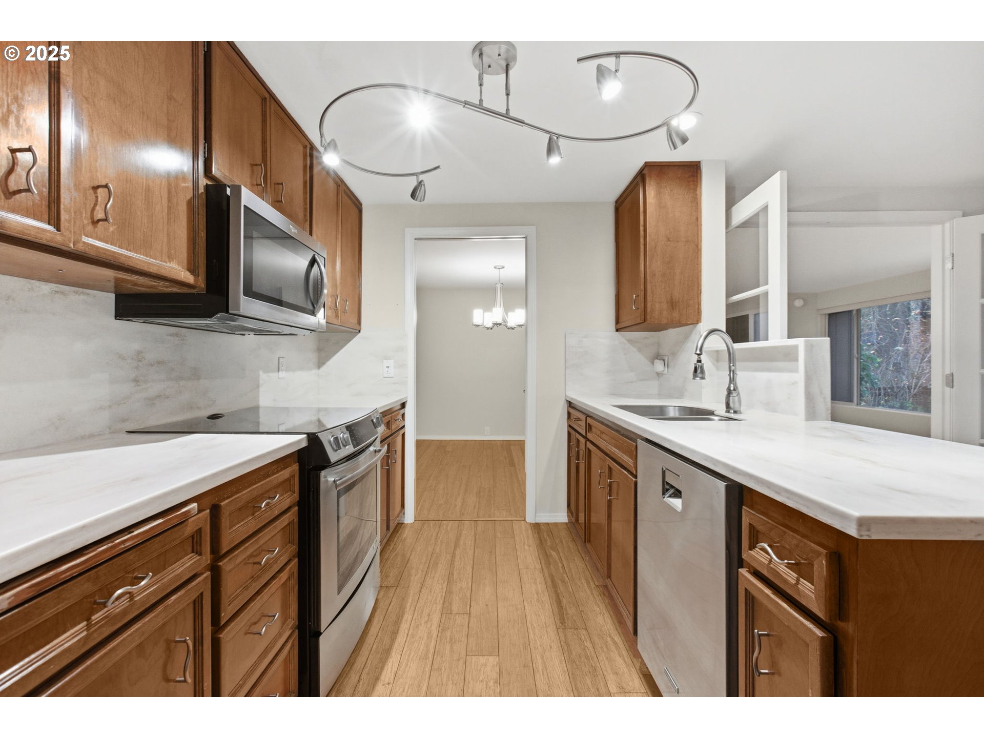 17 Westbrook Way Eugene, OR 97405 - Photo 7 of 26