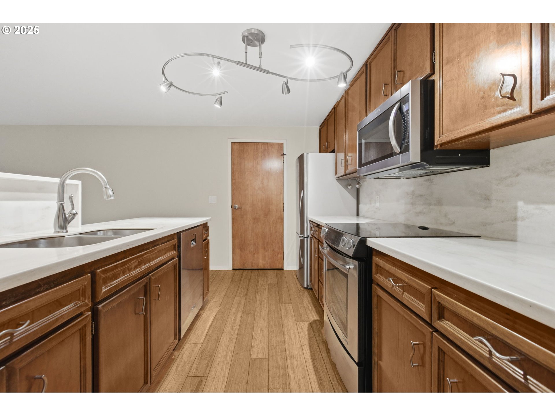 17 Westbrook Way Eugene, OR 97405 - Photo 9 of 26