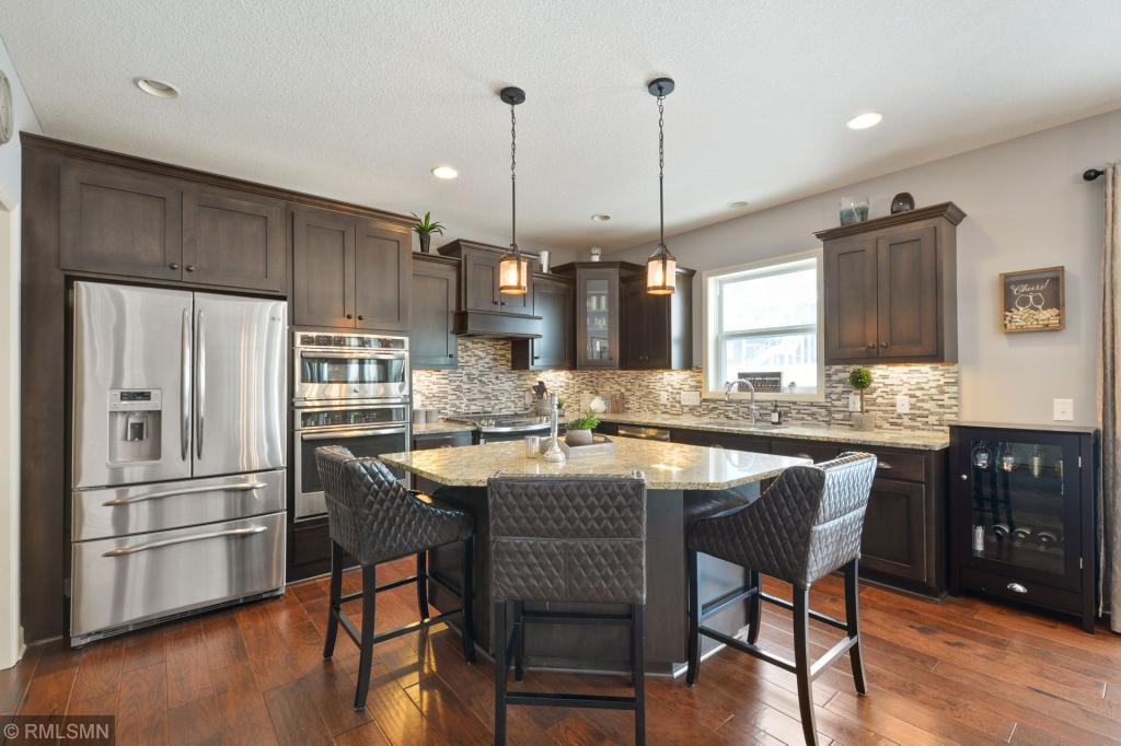 225 Lakeview Road East Chanhassen, MN 55317 - Photo 2 of 18 Gallery Image 2