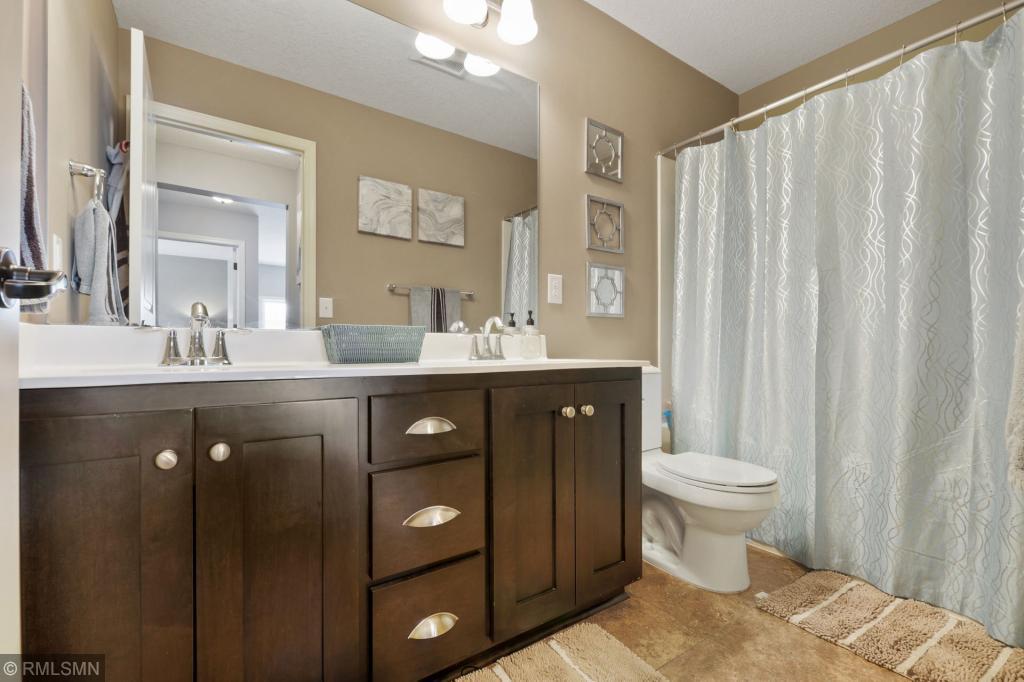 225 Lakeview Road East Chanhassen, MN 55317 - Photo 12 of 18 Gallery Image 12