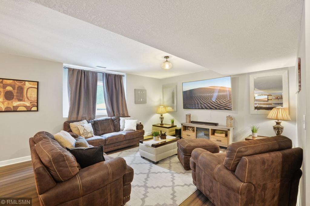 225 Lakeview Road East Chanhassen, MN 55317 - Photo 14 of 18 Gallery Image 14