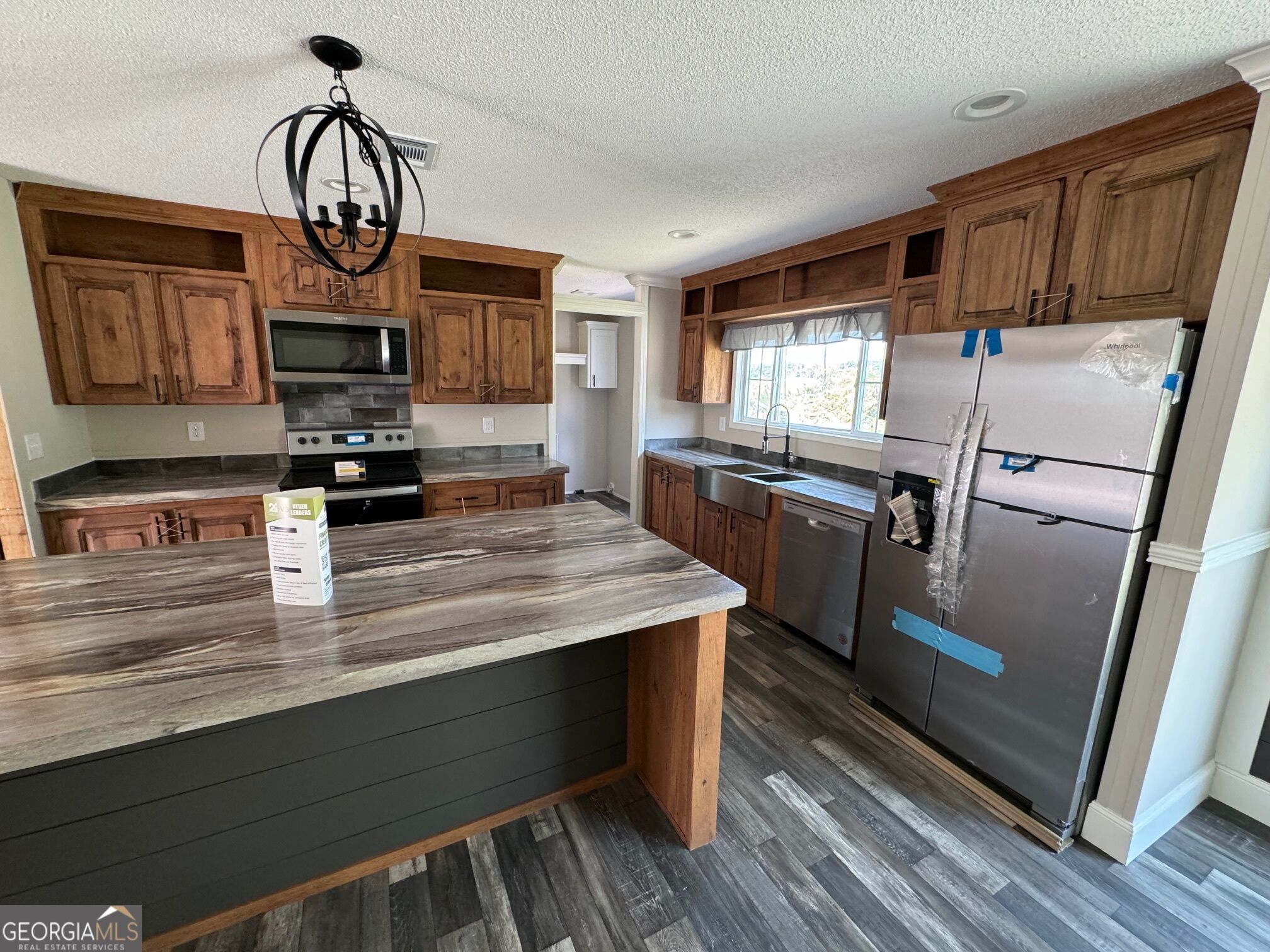 6459 Riverside Road, Unit TRACT 1 Nahunta, GA 31553 - Photo 8 of 19 Stagged floor showroom
