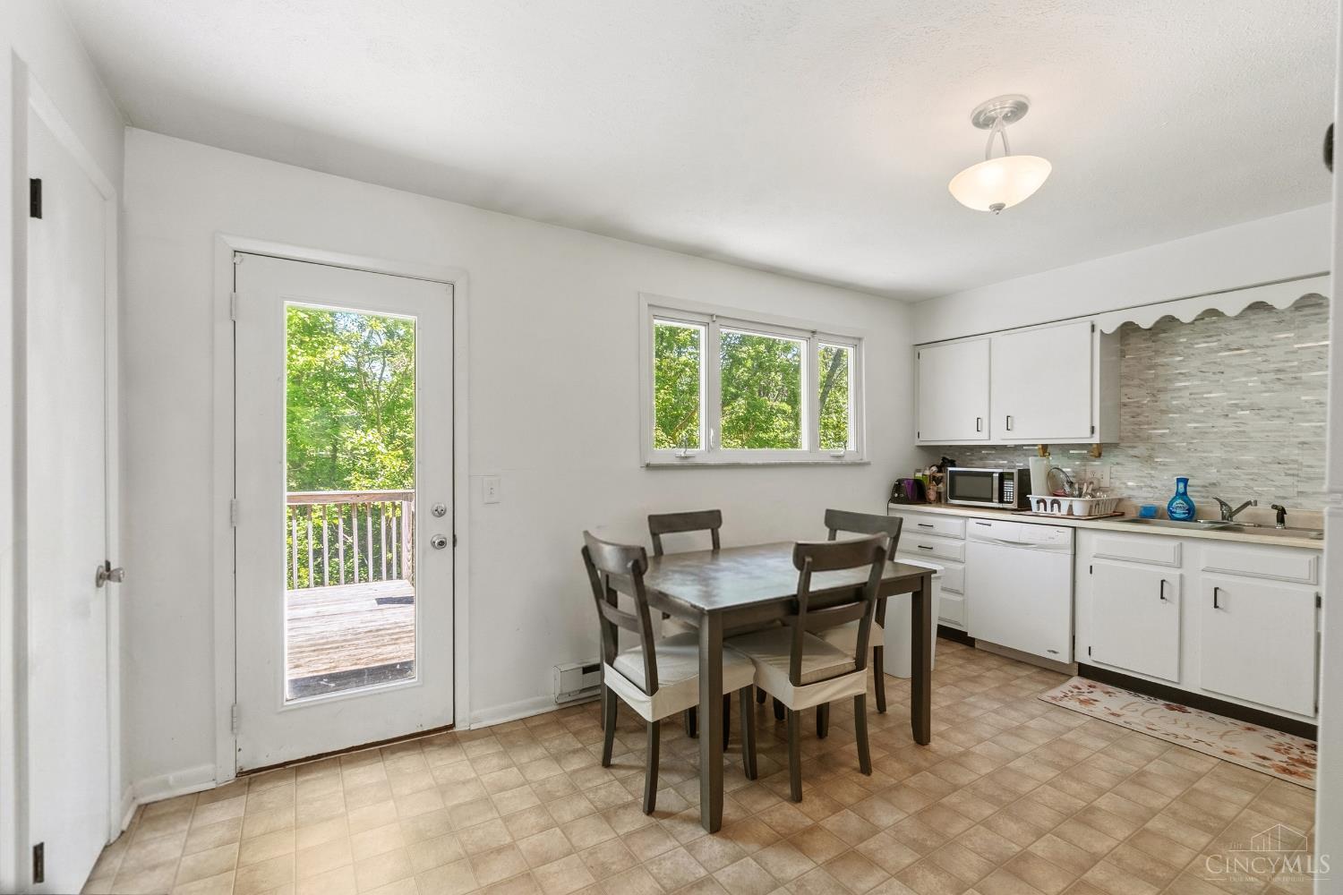 9406 Swigert Road Loveland, OH 45140 - Photo 9 of 31 Gallery Image 9