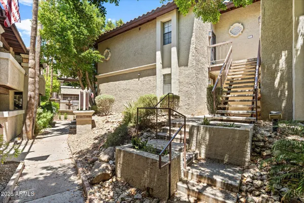 $1,895 | 7557 North Dreamy Draw Drive, Unit 176, Phoenix, AZ 85020
