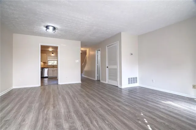 $1,950 | 587 Wedgewood Drive, Alpharetta, GA 30009