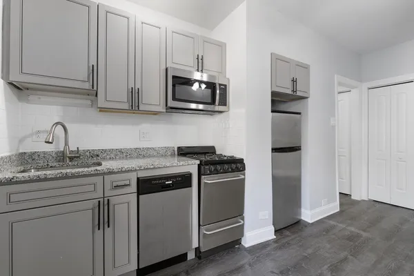 $1,475 | 4555 North Malden Street, Unit 218, Chicago, IL 60640