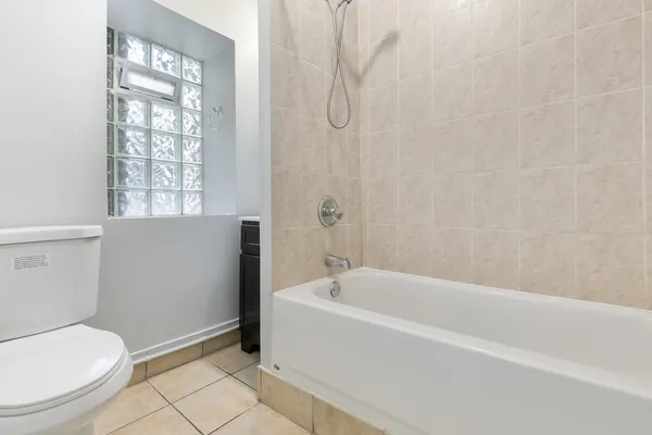 $1,475 | 4555 North Malden Street, Unit 218, Chicago, IL 60640