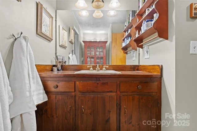 $599,000 | 219 Kentwood Lane, Pisgah Forest, NC 28768