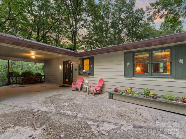 $599,000 | 219 Kentwood Lane, Pisgah Forest, NC 28768