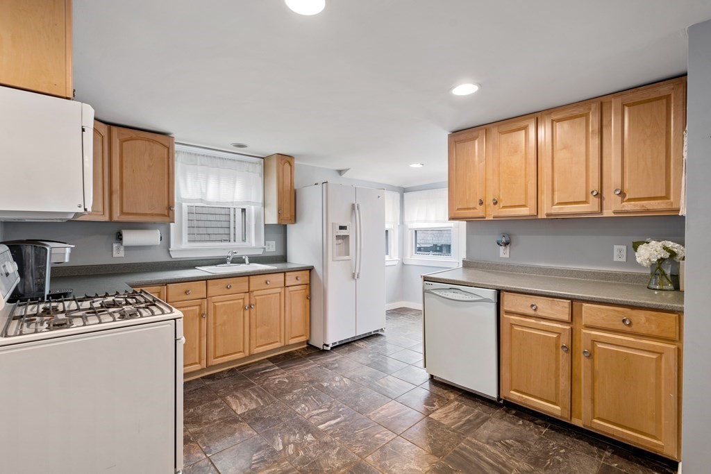 21 Atherton Road Hull, MA 02045 - Photo 15 of 31 Gallery Image 15