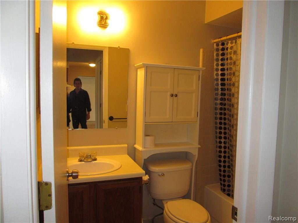 43270 Mound Road, Unit 22 Sterling Heights, MI 48314 - Photo 12 of 13 IMG_0908.JPG