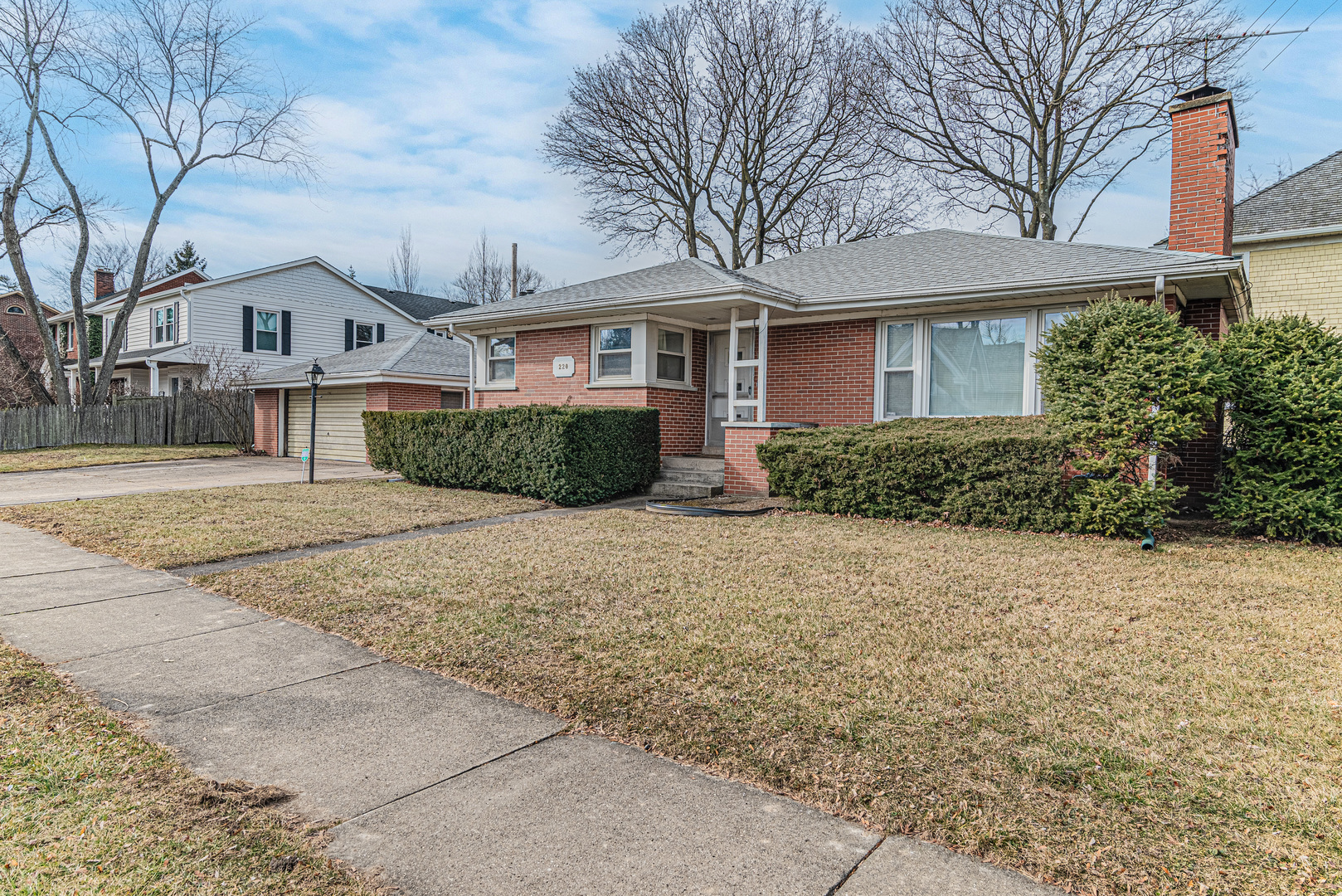 220 Wildwood Road Lake Forest, IL 60045 - Photo 1 of 16 Gallery Image 1