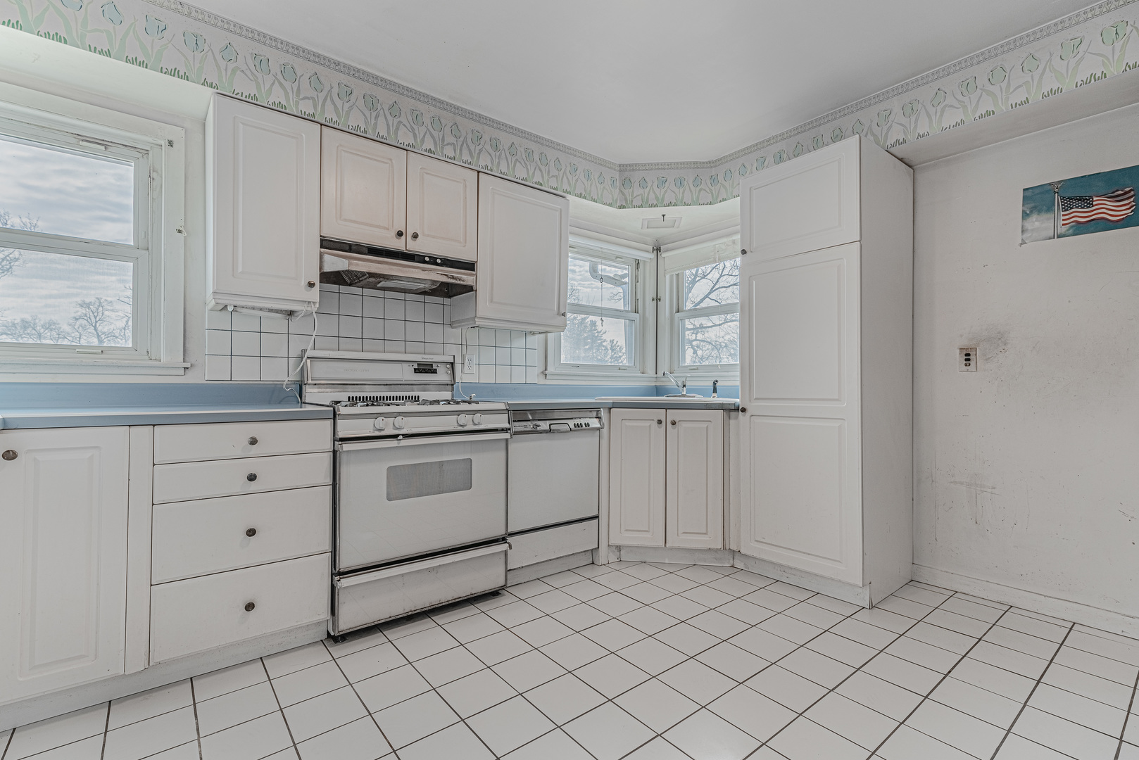 220 Wildwood Road Lake Forest, IL 60045 - Photo 8 of 16 Gallery Image 8