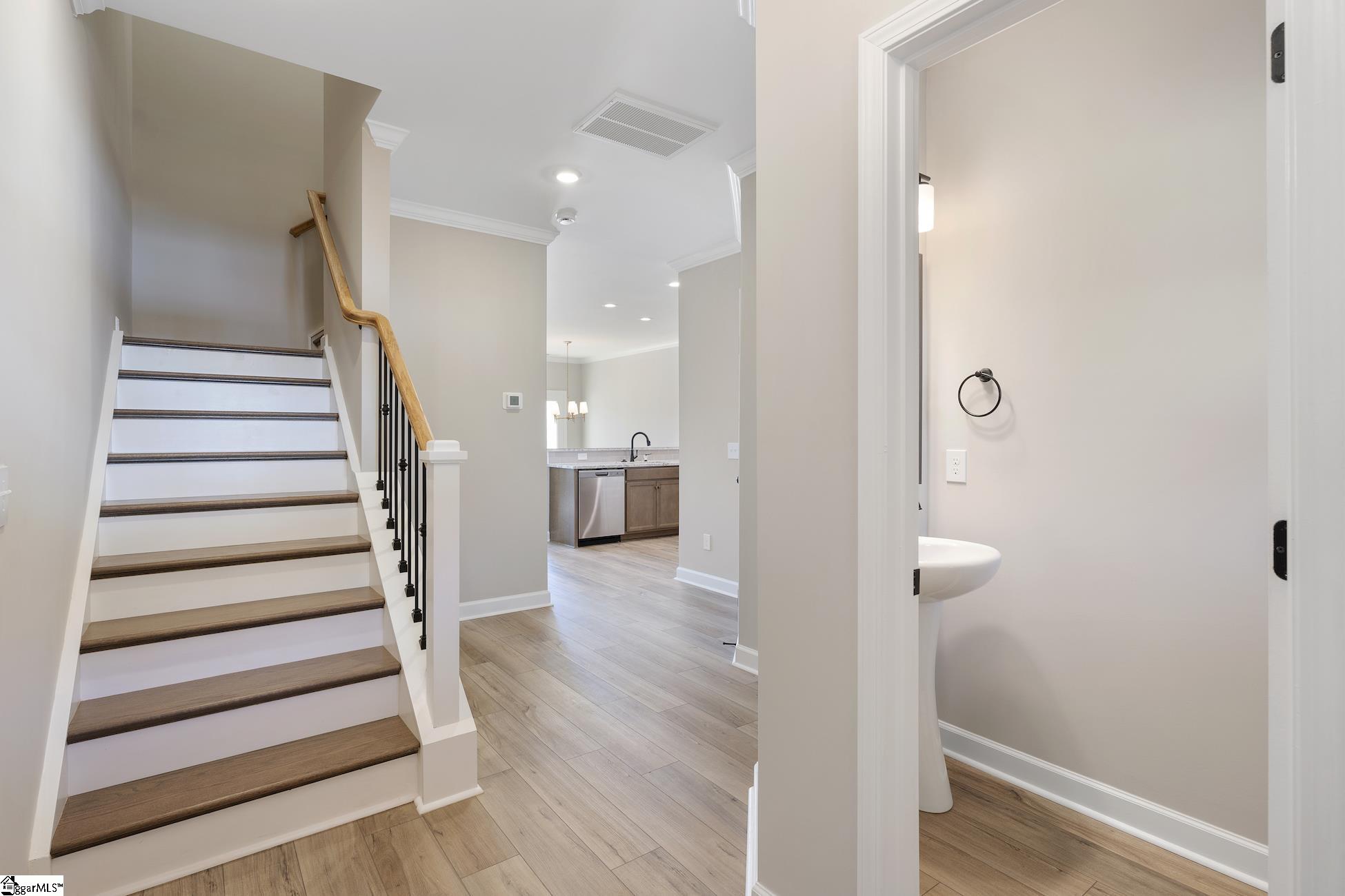 348 Nettle Lane Greenville, SC 29607 - Photo 2 of 32 Gallery Image 2