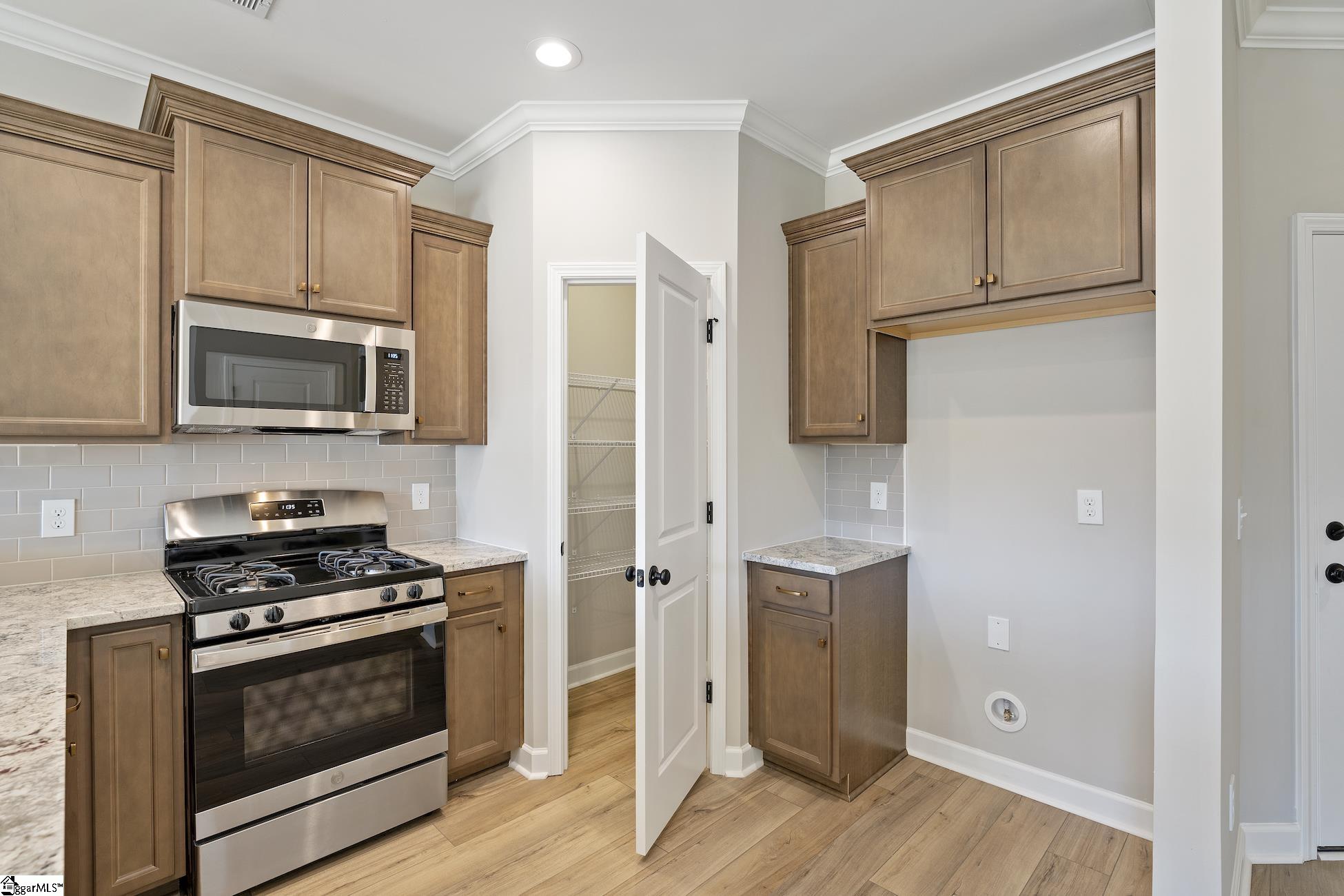 348 Nettle Lane Greenville, SC 29607 - Photo 5 of 32 Gallery Image 5