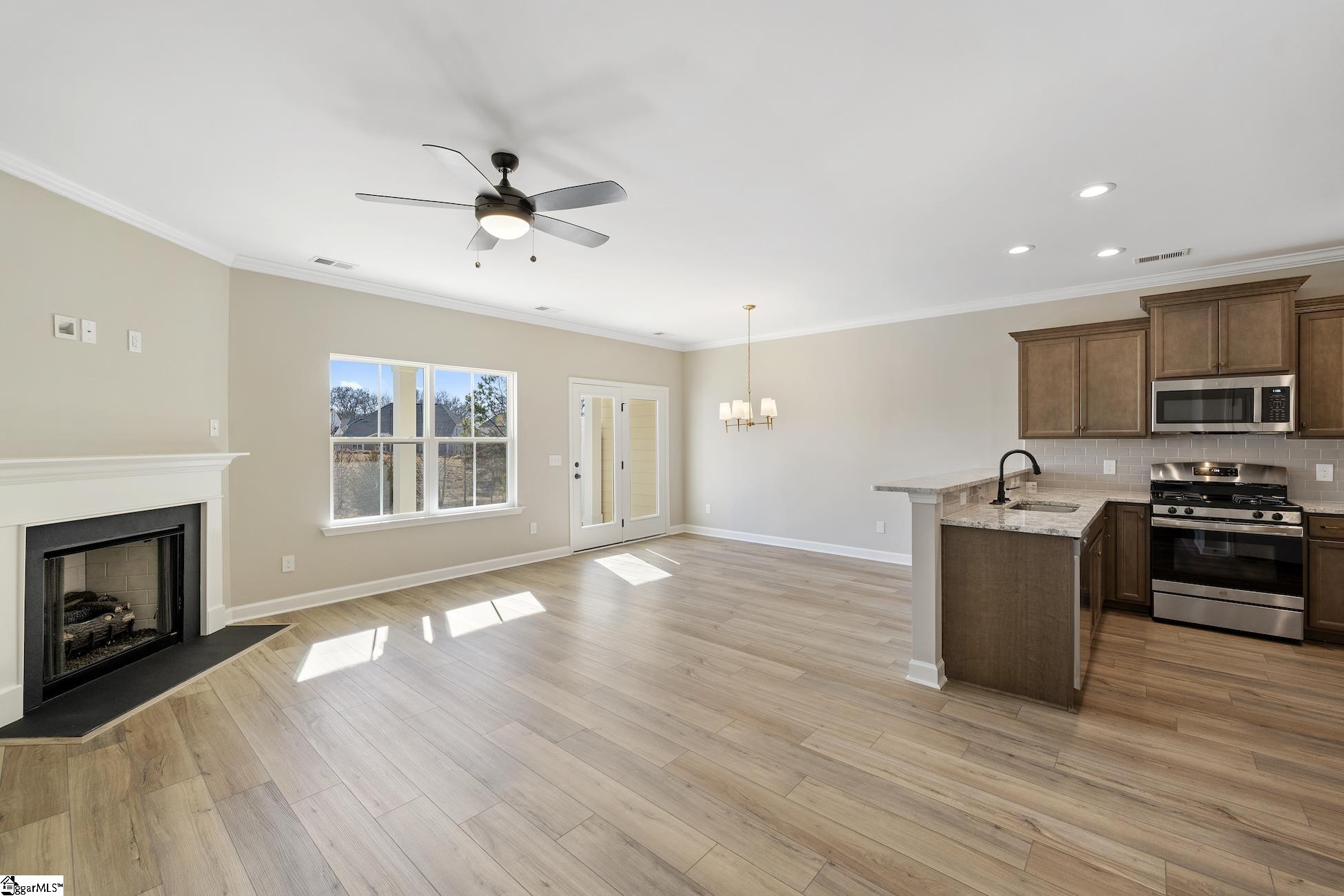 348 Nettle Lane Greenville, SC 29607 - Photo 7 of 32 Gallery Image 7