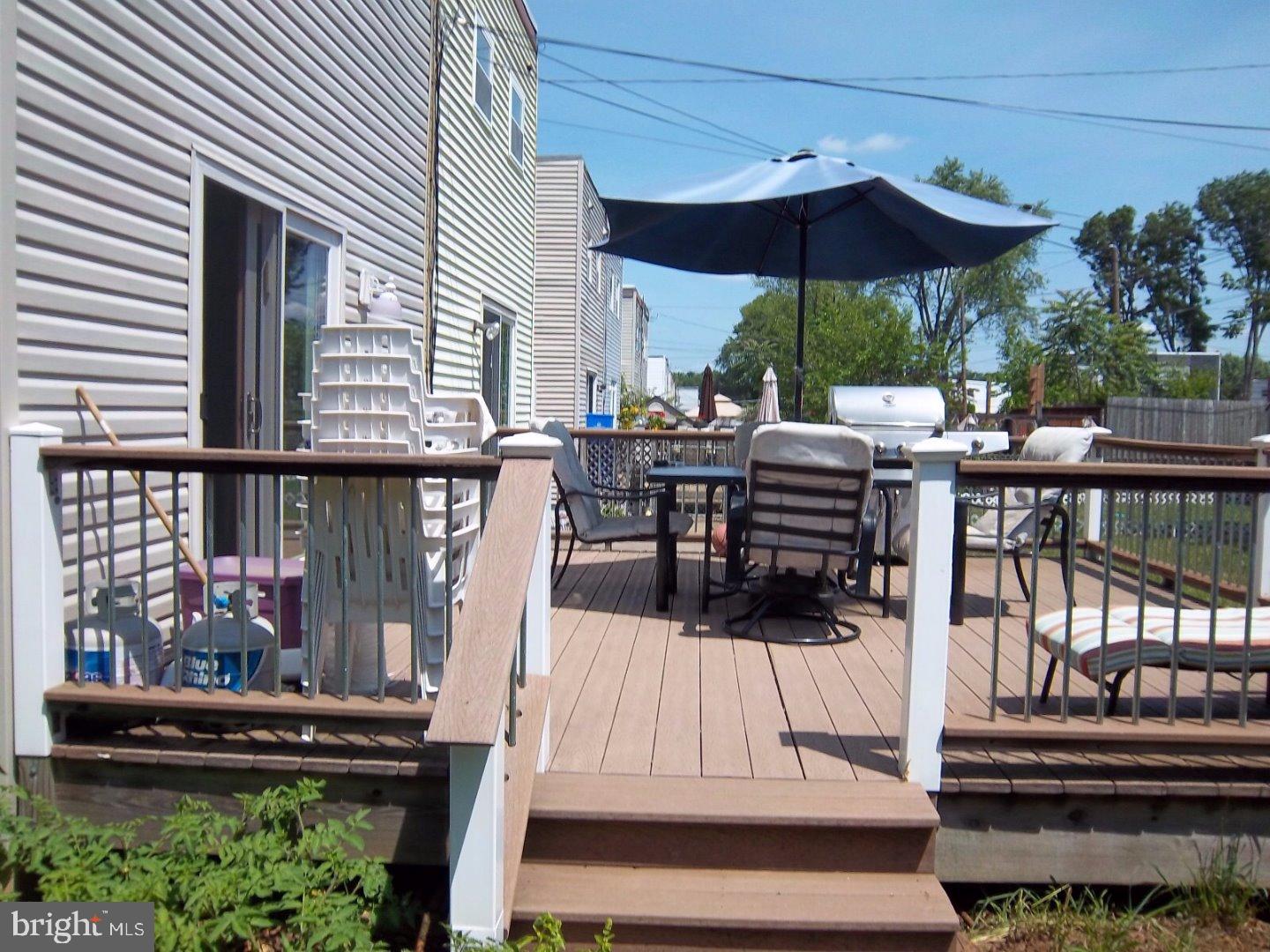 2811 Welsh Road Philadelphia, PA 19152 - Photo 11 of 24 Deck